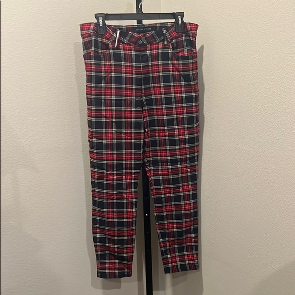 Tommy Hilfiger plaid Chinos
NWOT - Picture 1 of 3